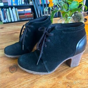 Clarks Comfortable Black Suede Laced Oxford Bootie Heel